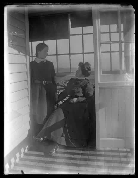 Older woman with a young woman, 1900