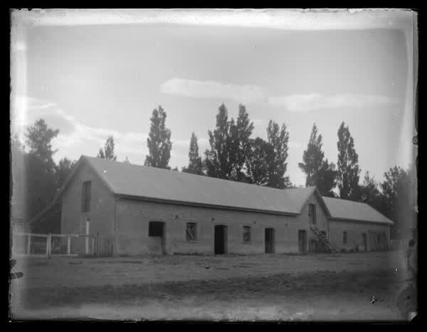 Homebush stables, 1900