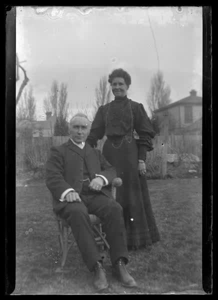 Portrait of a man and a woman, 1900