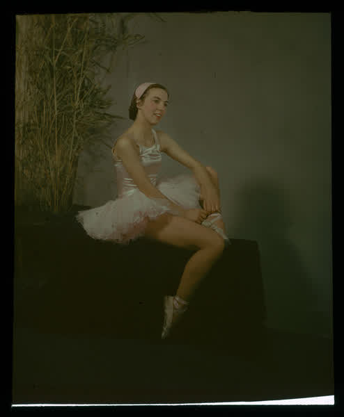 Ballerina sitting, 1950