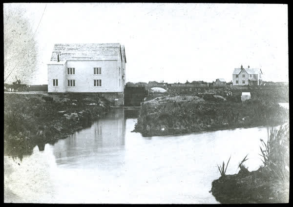 Wood's Mill building and Wood Family house, 1862