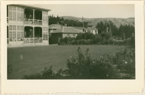 Coronation Hospital and support buildings, 1920