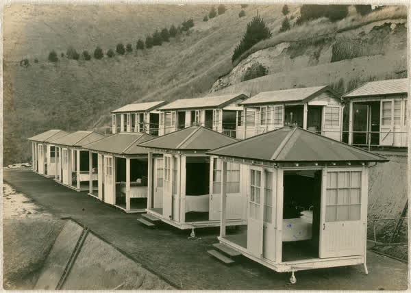 Top rows of women's shelters, 1913