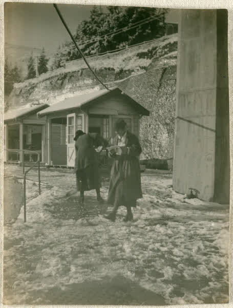 Cashmere Sanatorium after snowfall, 1919