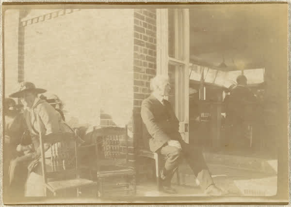 Listening to the orchestra, 1918
