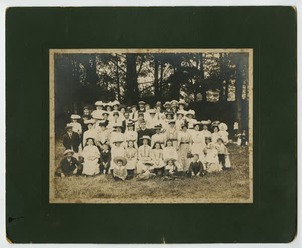 Wainoni Park – group photo, 1900