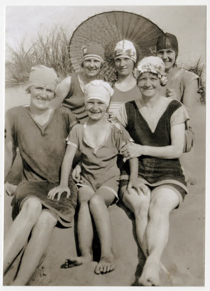 Bathing Beauties, 1920
