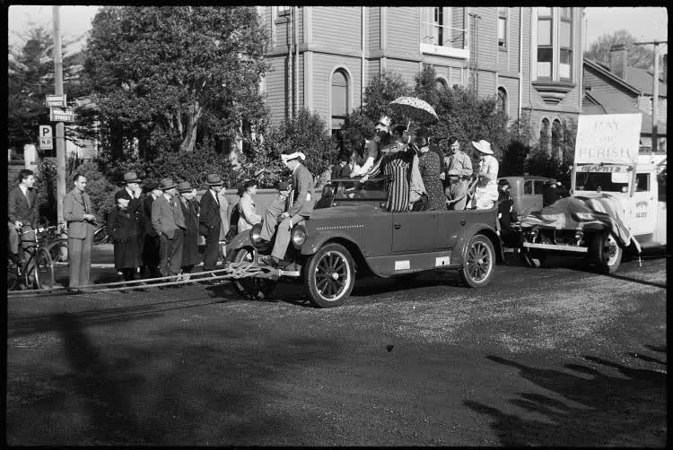 Capping parade, Christchurch, 1940