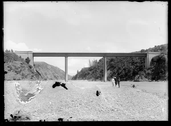 Waimakariri Gorge Bridge, 1900