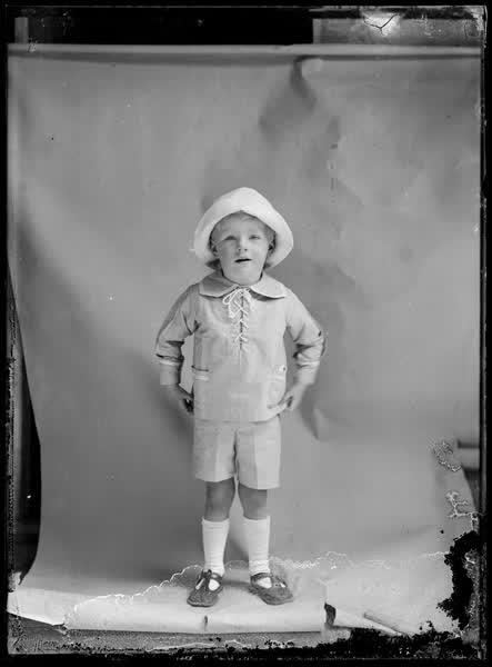 Bill Sutton wearing a hat, 1920