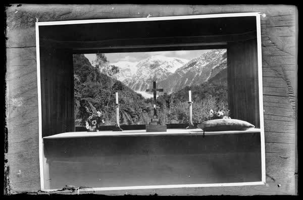 Altar photograph, 1900