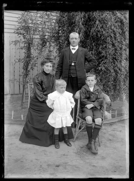 Family portrait, 1900