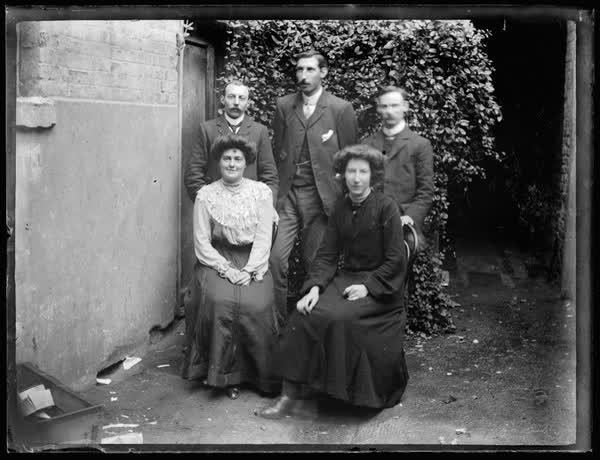 Group portrait outside, 1910