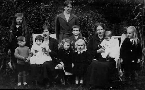 Cattermole family portrait, 1917