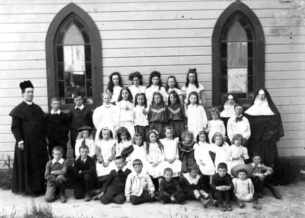 St Aloysius Convent School class, 1914