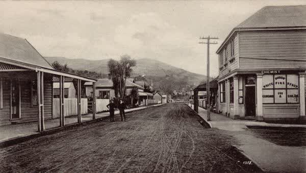 Dodds Chemist in Akaroa, 1906