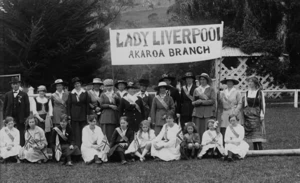 Lady Liverpool League group portrait, 1918