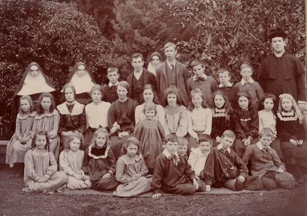 St Aloysius Convent School class, 1914