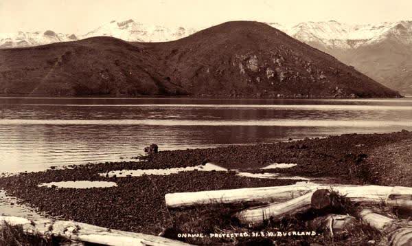 Ōnawe Peninsula from Barrys BayJan Shuttleworth collection, 1910