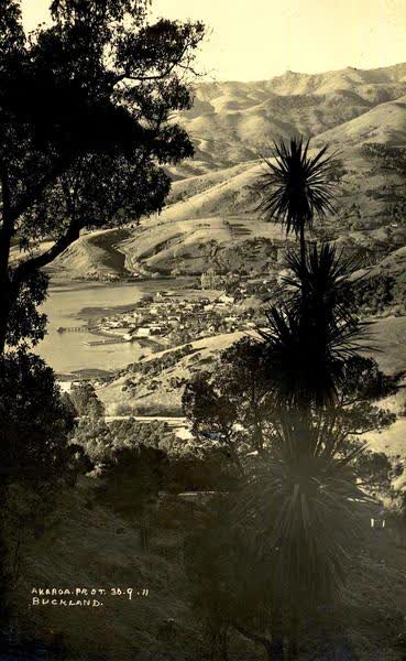 Akaroa township from Lighthouse RoadJan Shuttleworth collection, 1911