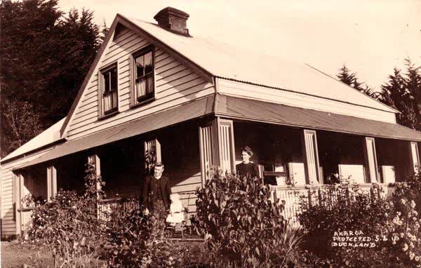 Cherry Farm in AkaroaJan Shuttleworth collection, 1911