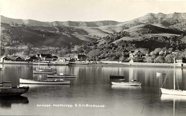 Beach Road Akaroa looking northJan Shuttleworth collection, 1911
