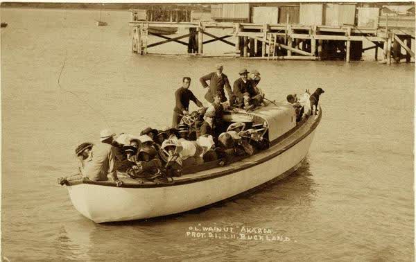 Ol’ Wainui boat in Akaroa HarbourJan Shuttleworth collection, 1911