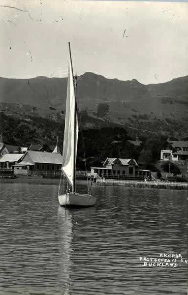 Sail boat on Akaroa HarbourJan Shuttleworth collection, 1911