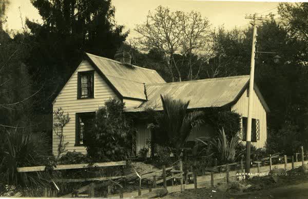 Deighton Cottage at 23 Bruce TerraceJan Shuttleworth collection, 1913