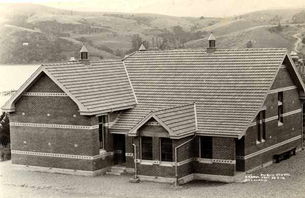 New Primary School building on Beach RoadJan Shuttleworth collection, 1914