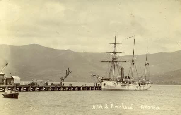 NZS Amokura ship at Main Wharf in AkaroaJan Shuttleworth collection, 1914