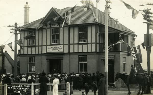 Opening of new post and telegraph office in AkaroaJan Shuttleworth collection, 1915