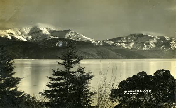 Snow on the hills in Banks PeninsulaJan Shuttleworth collection, 1918