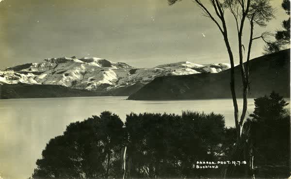 Snow on Banks Peninsula hillsJan Shuttleworth collection, 1918