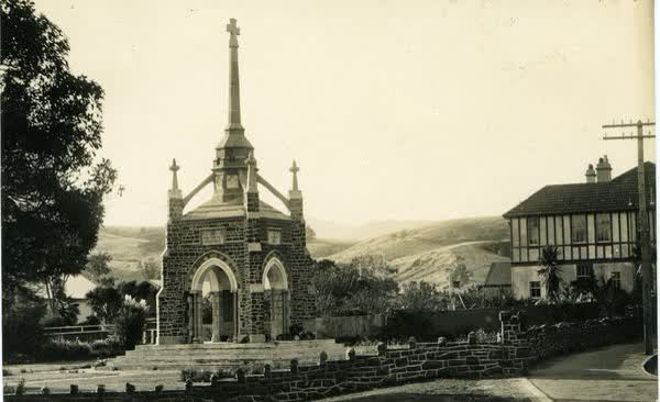 Peninsula War Memorial on Rue LavaudJan Shuttleworth collection, 1928