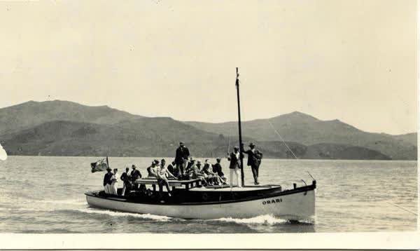 Passengers on the Orari boatJan Shuttleworth collection, 1932