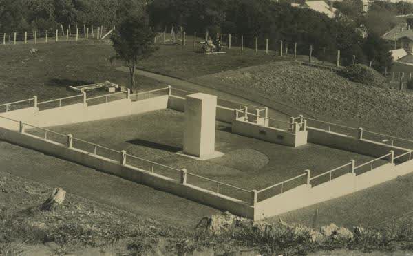 Memorial at French Cemetery in AkaroaJan Shuttleworth collection, 1933