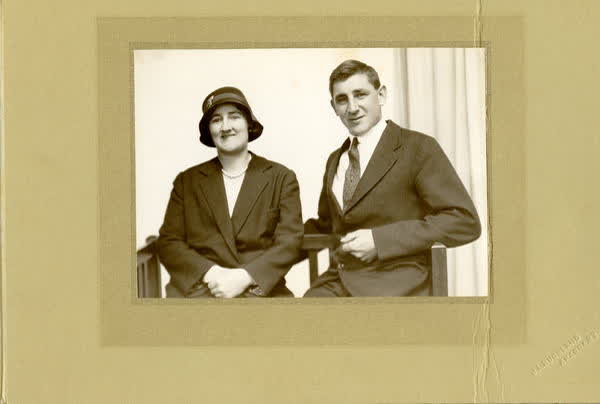 Phylis and Dave Reid portraitJan Shuttleworth collection, 1934