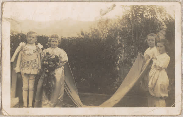 Children dressed up for Queen Carnival, 1920