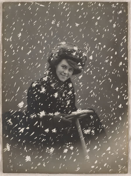 Eva Emma Thomas, 1910