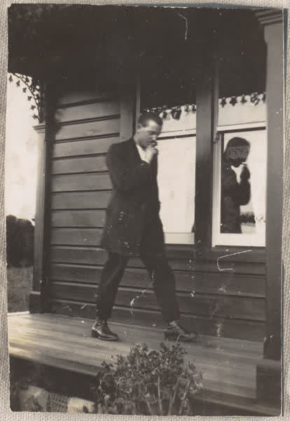 Fred Sellers walking, 1910