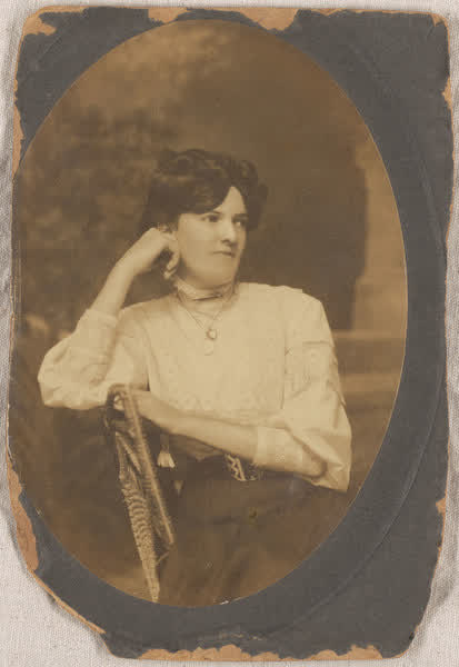Seated woman, 1900