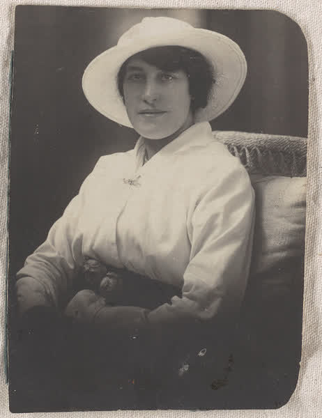Portrait of woman, 1920