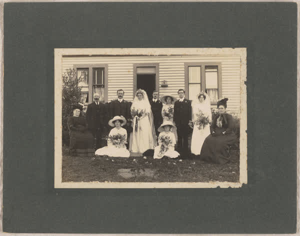 Double wedding in Belfast, 1900