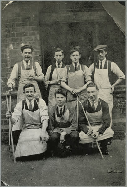 Litter pickers, 1900
