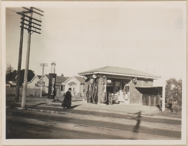 Smiths Service Station, 1928