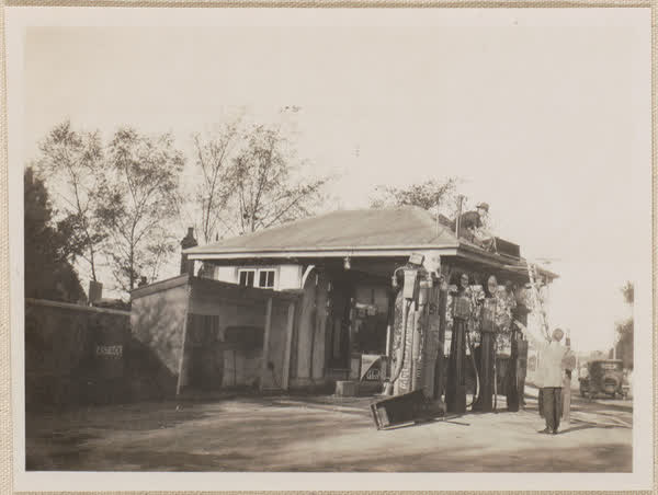 Petrol station, Christchurch Central, 1928