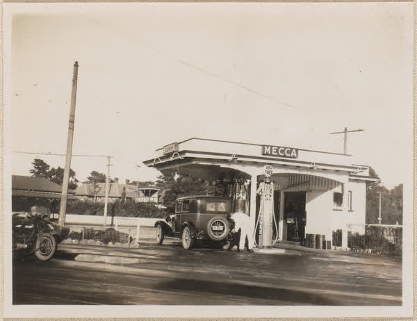 Mecca Petrol Station, 1928