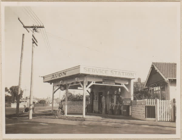 Avon Service Station, 1928