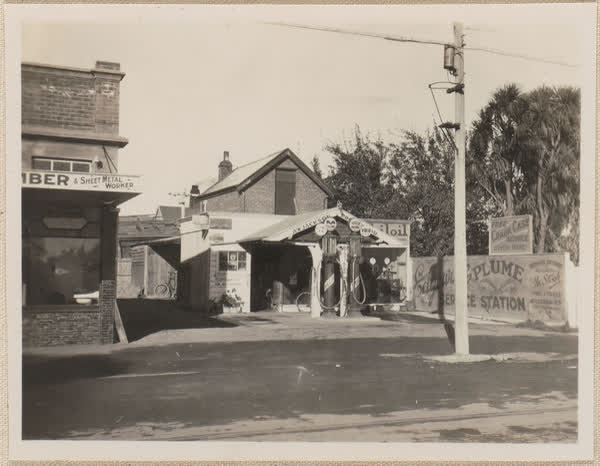 Edgeware Service Station, 1928